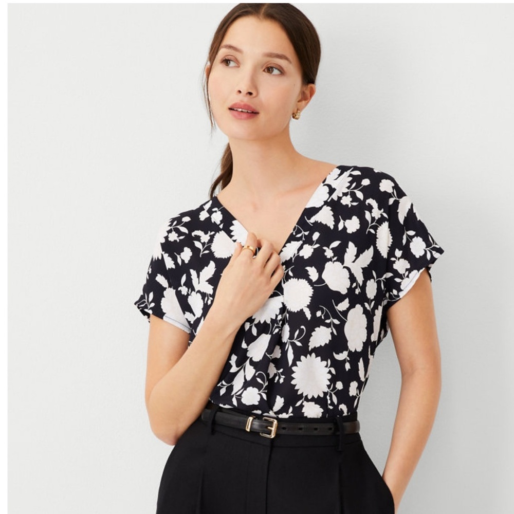 Ann Taylor Black and White Cap Sleeve Blouse